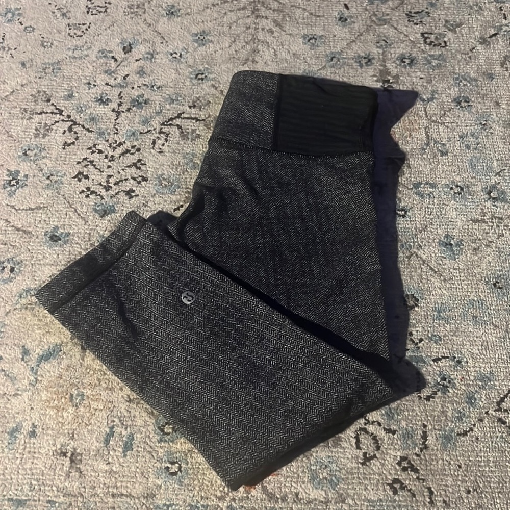Lululemon size4. 22” inseam